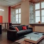 Design Studio Apartment In The Heart Of Old Town
